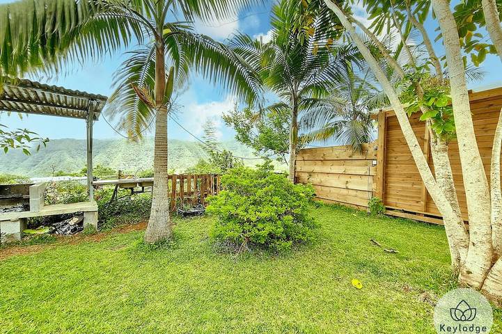 Chalet pour 4 personnes, avec jardin ainsi que terrasse et sauna