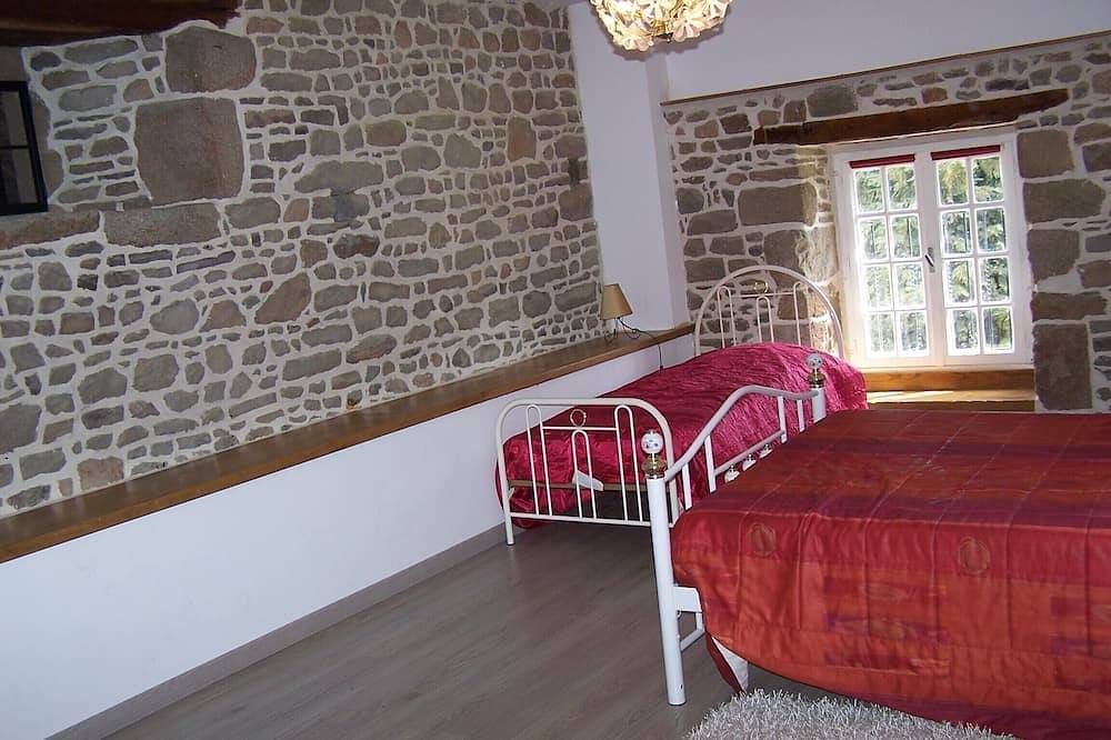 Beauvoir mansión a 8 km del Mont Saint Michel. in Roz-sur-Couesnon, Bahía del Monte Saint-Michel