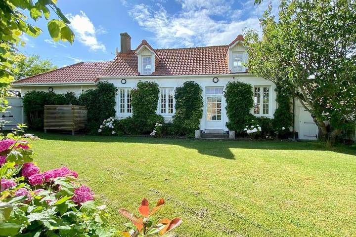 Location de vacances pour 6 personnes, avec Terrasse et Jardin à Escalles