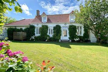 Gîte pour 6 personnes, avec jardin à Escalles
