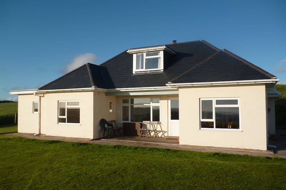 Cottage for 7 People in Swansea region