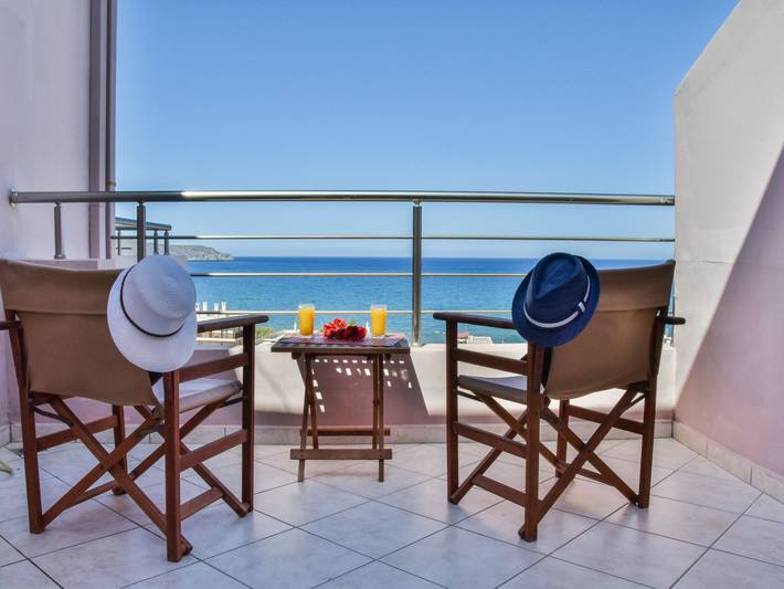 Gîte pour 7 personnes, avec balcon dans Stalos - 2