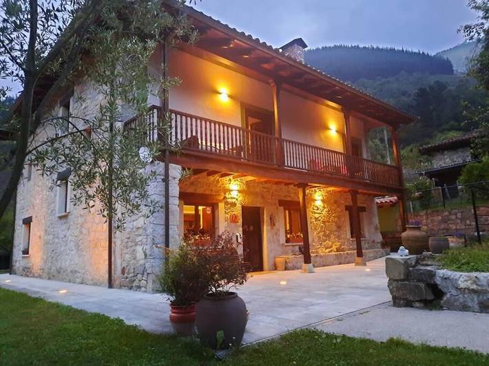 Casa de vacaciones para 15 personas, con vistas y jardín - 1