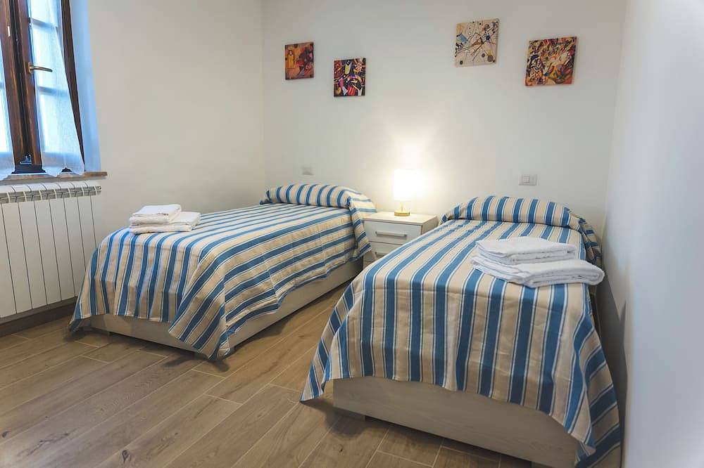 Entire apartment, Casa del Cocciaro - independent apartment in the old town, on ground floor in Città della Pieve, Perugia Province