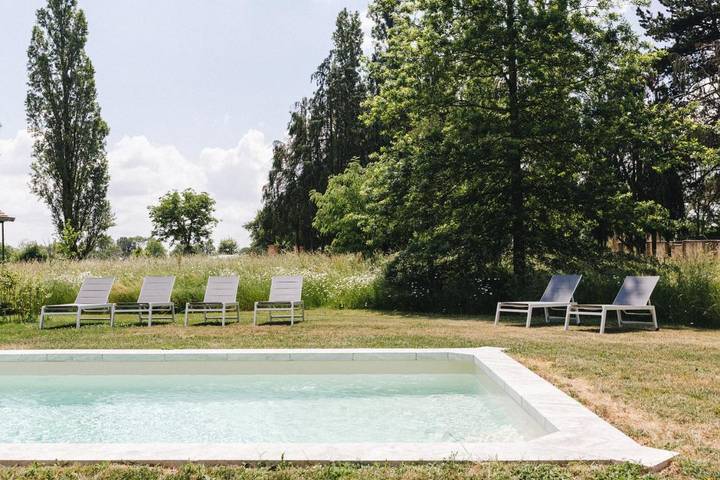 Maison d’hôte pour 4 personnes, avec Terrasse et Jardin ainsi que Piscine et Sauna à Triguères