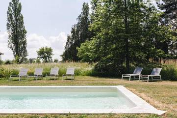 Gîte pour 4 personnes, avec piscine et sauna ainsi que jardin et vue dans Champignelles (Yonne)