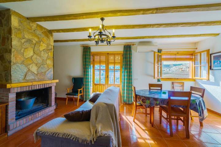Casa rural para 8 personas, con Terraza y Piscina en Alcalá del Júcar