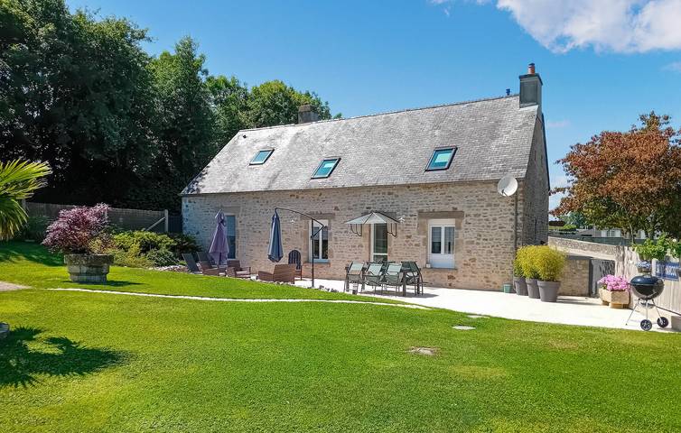Location de vacances pour 8 personnes, avec Jacuzzi ainsi que Terrasse et Jardin à Saint-Marcouf