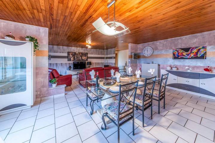 Location de vacances pour 6 personnes, avec jardin et piscine ainsi que bassin pour enfant et vue, animaux acceptés à Chiny - 2