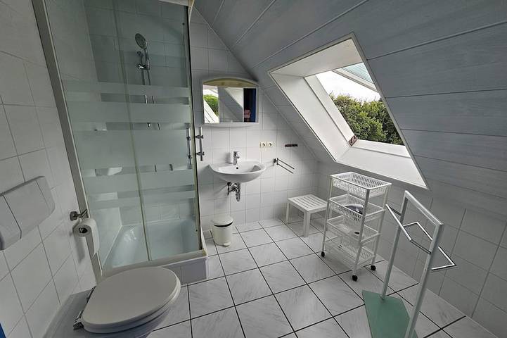 Location de vacances pour 2 personnes, avec piscine ainsi que terrasse et jardin à Loperhet - 3