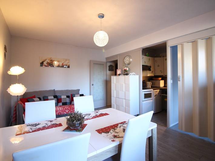 Ganze Wohnung, Mont-Dore: T2 Wohnung mit Balkon und WiFi in Mont-Dore, Regionaler Naturpark Volcans d'Auvergne