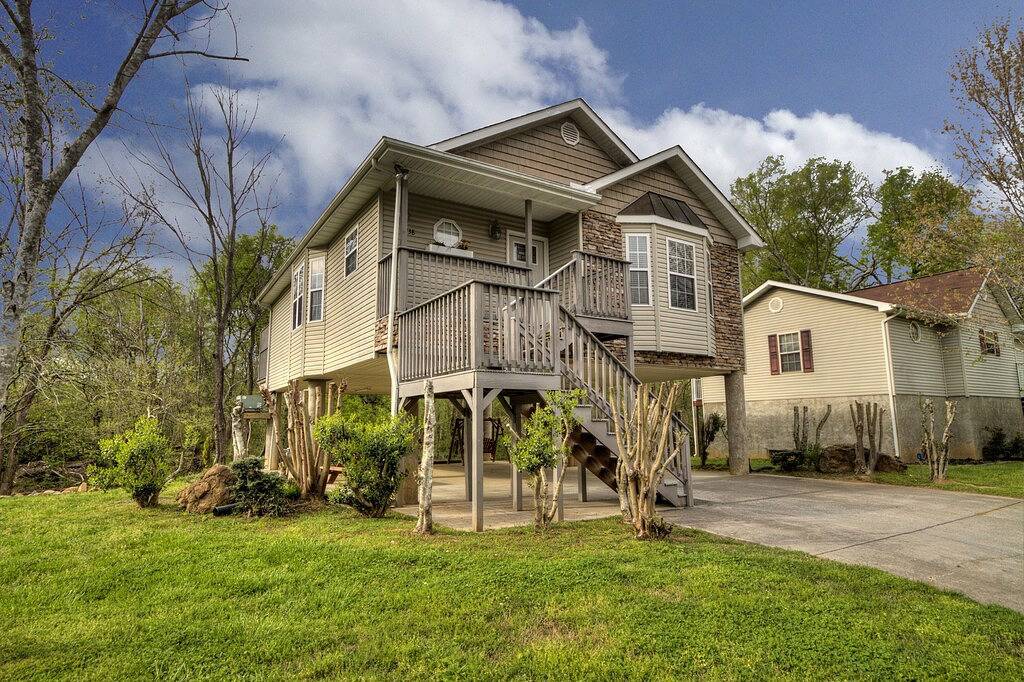 Wasser mit Whirlpool, Grill, Picknick-Tisch und Fischen-W 2 King Master-Suiten in Pigeon Forge, Sevier County