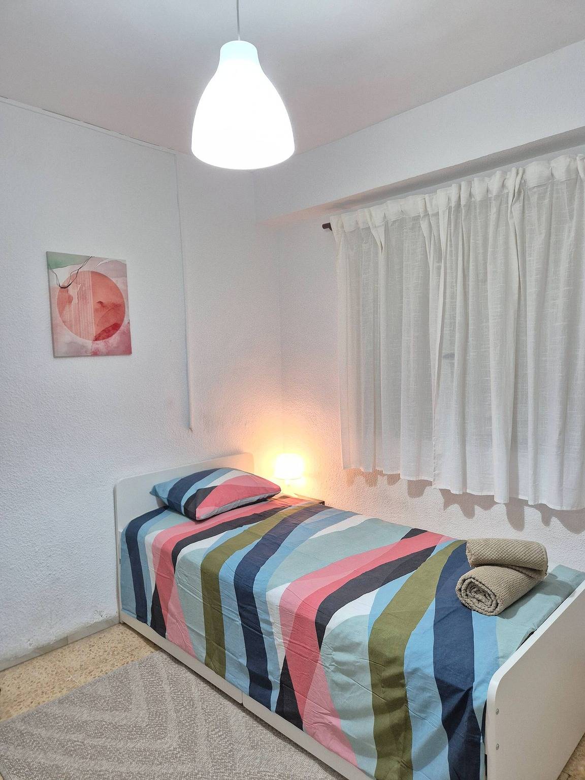 Entire apartment, Room 10 min from beach and center with tramway in Valencia, Costa de Valencia