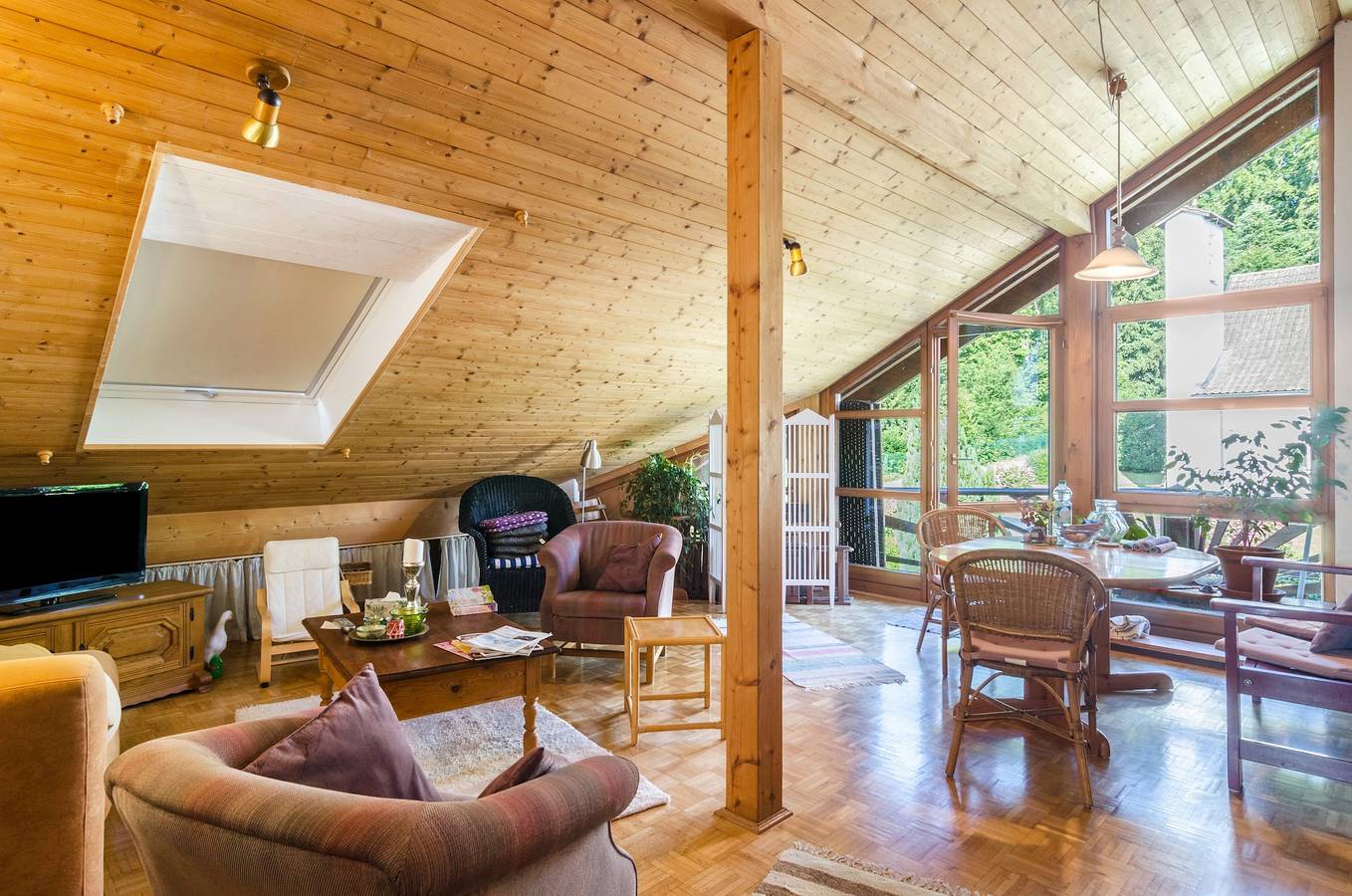 Ganze Wohnung, Ferienwohnung "Rosengarten" am Bodensee mit Wlan und Balkon in Heiligenberg, Region Bodensee-Oberschwaben