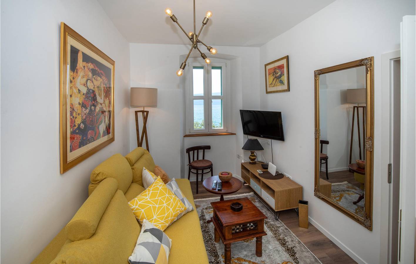 Ganze Ferienwohnung, Charmantes 1-Zimmer-Apartment mit Terrasse, WLAN, 100 m vom Strand entfernt in Blace, Dubrovnik-Neretva
