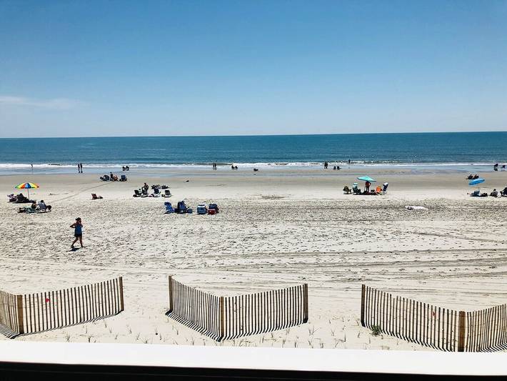 Vacation rental for 8 people, with pool and yard as well as hot tub in Garden City (SC)