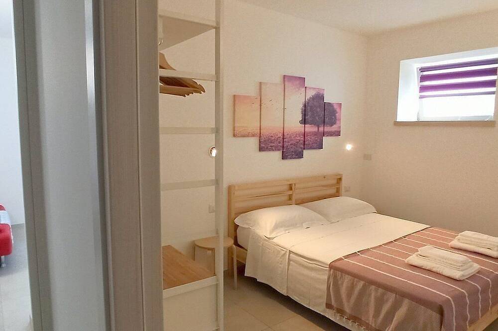 Villa Eliria A: A graceful apartment situated at a short distance from the beach, with Free Wi-Fi. in Torre Vado, Gulf of Taranto
