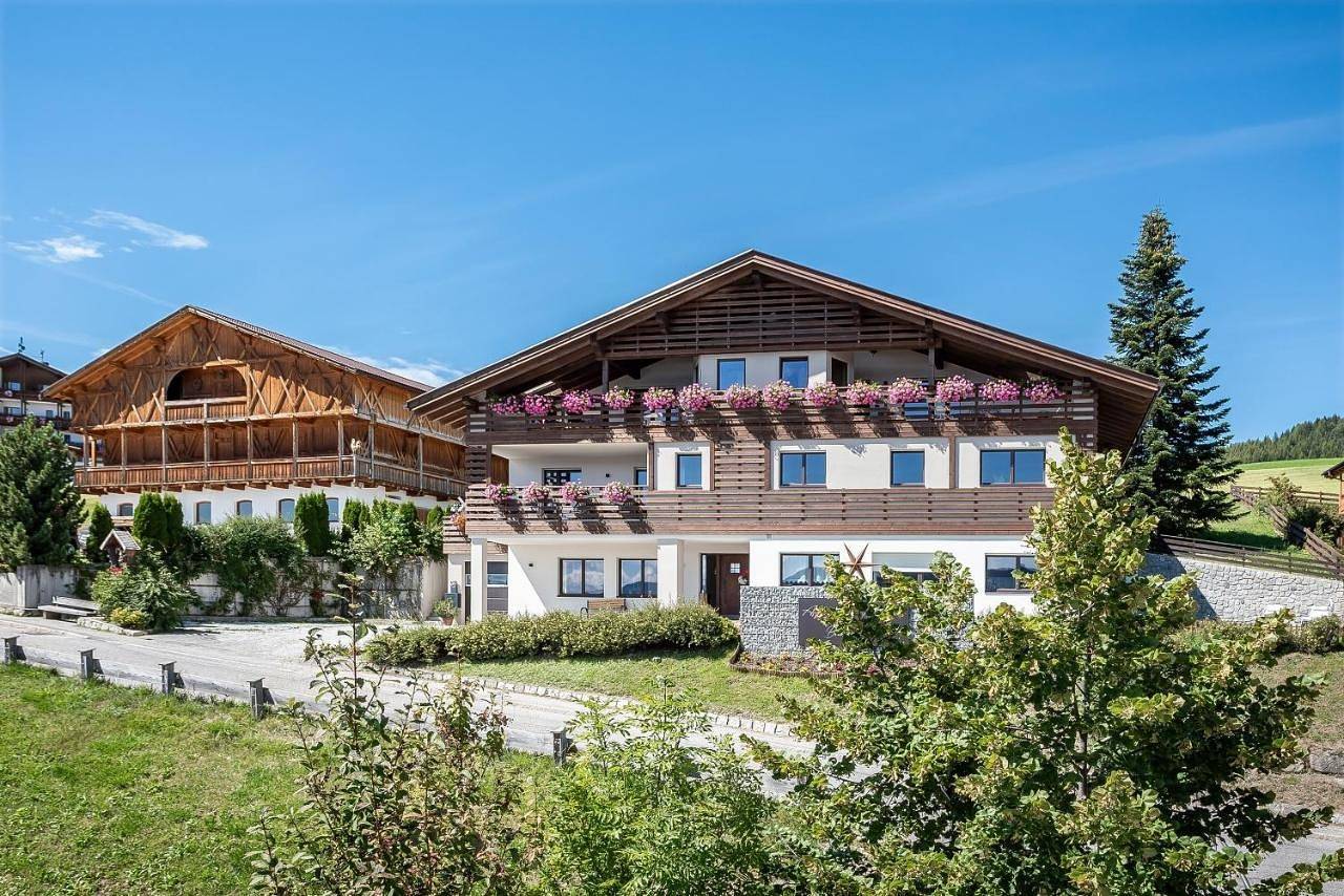 Ganze Wohnung, Apartment with Terrace in Meransen, Mühlbach