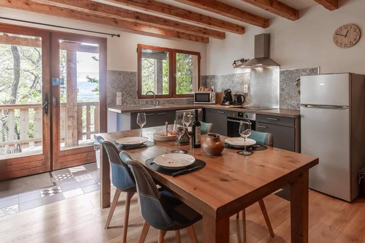 Location de vacances pour 4 personnes, avec jardin et vue à Llo - 2