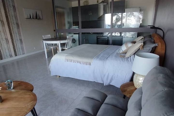 Entire apartment, Remarkable residence facing the wonderful Bay of Douarnenez! in Douarnenez, Iroise