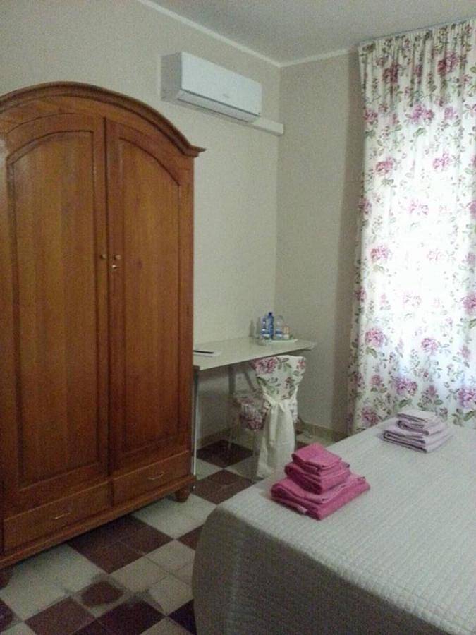 Double or Twin Room with Private External Bathroom in Sassari, Province de Sassari