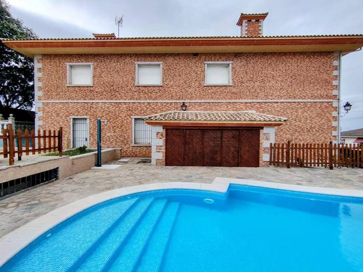 Chalet para 32 personas, con jacuzzi además de piscina y jardín en Provincia de Toledo - 2