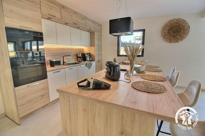 Gîte pour 8 personnes, avec Terrasse ainsi que Jardin et Vue à Saint-Quay-Portrieux - 4