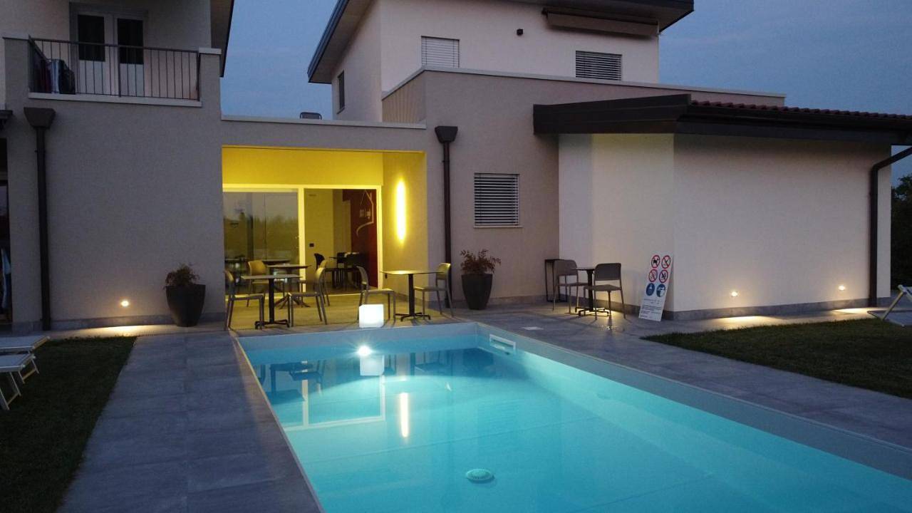 B&B Lough in Colà, Lazise