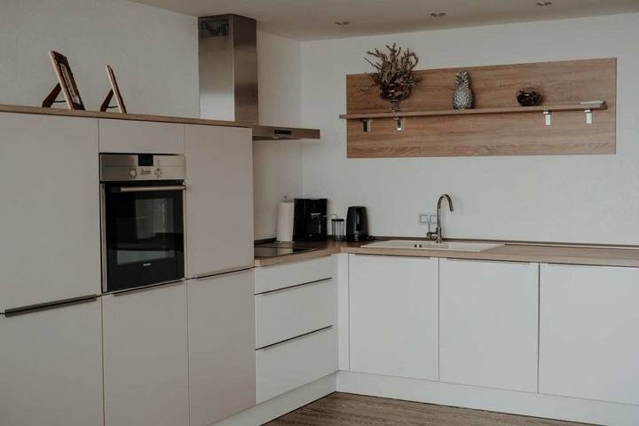 Ferienwohnung für 4 Personen, mit Balkon und Terrasse sowie Garten und Pool