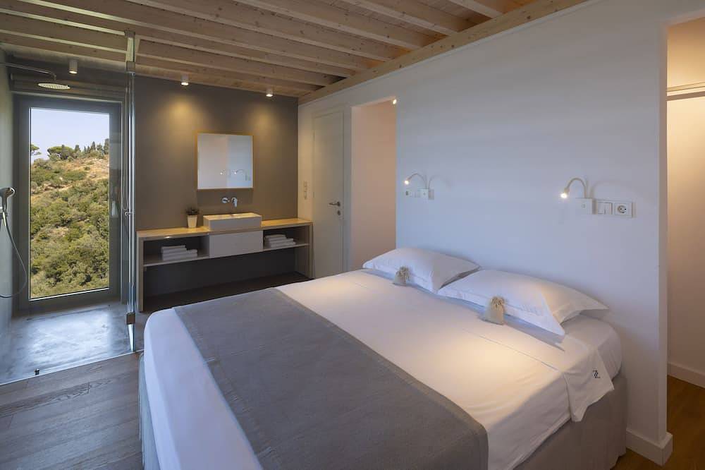 Architect-designed 3 bedroom villas with private infinity pools in Sporades