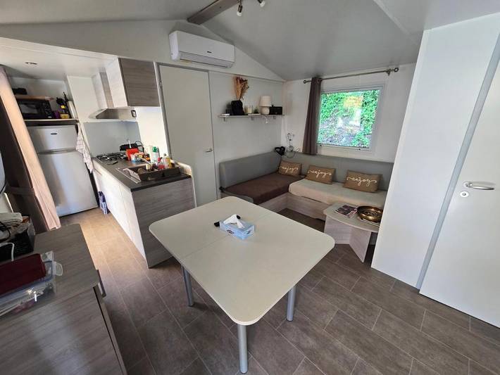 Camping pour 6 personnes, avec piscine et terrasse, animaux acceptés