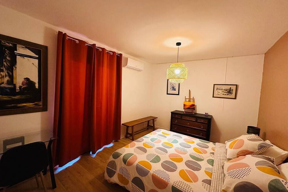 Provencal escape at the foot of the Ventoux: luxury bedding, magical sunsets in Crillon-le-Brave, Parc naturel régional du Mont-Ventoux