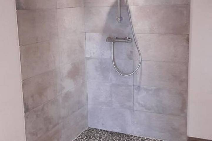 Location de vacances pour 4 personnes, avec jardin ainsi que jacuzzi et piscine à Castelnau-de-Mandailles - 2