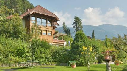 Ferienhaus für 14 Personen, mit Ausblick und Seeblick sowie Garten, kinderfreundlich in Seeboden