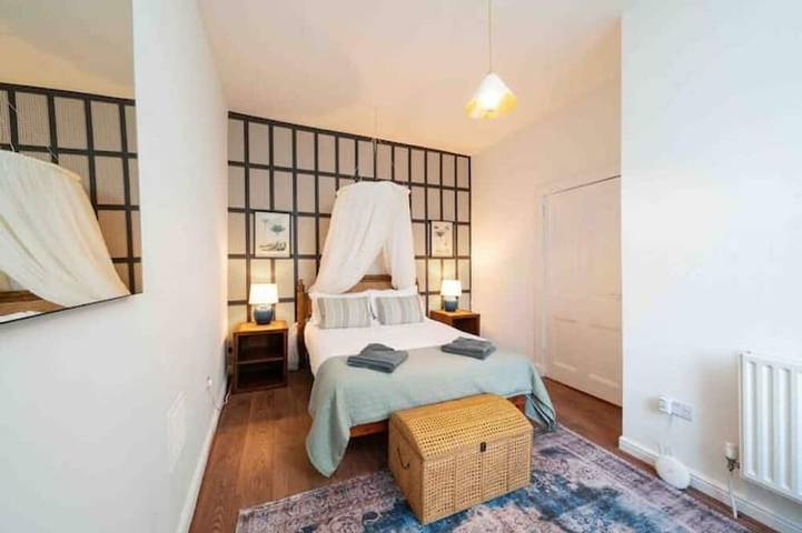 Ganze Wohnung, Central Apartments Colonial: Themed luxury apartment in the heart of Blairgowrie in Blairgowrie (Perthshire), Perthshire