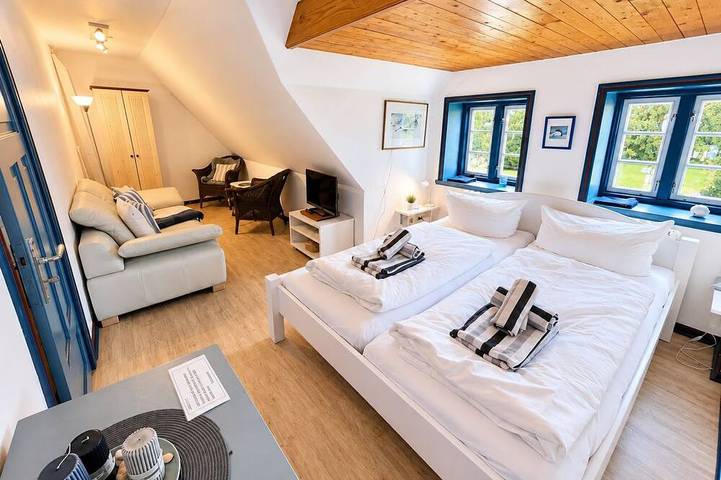 Ganze Wohnung, Ferienwohnung Hansen Hof 2 mit Garten und Terrasse im ländlichen Tinnum in Tinnum, Sylt (Gemeinde)