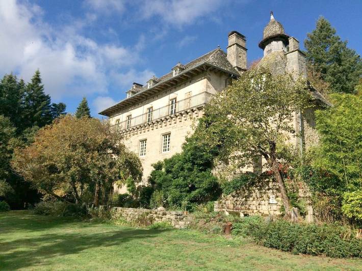 Chambre d’hôte pour 4 personnes, avec piscine ainsi que vue et jardin à Saint-Julien-aux-Bois