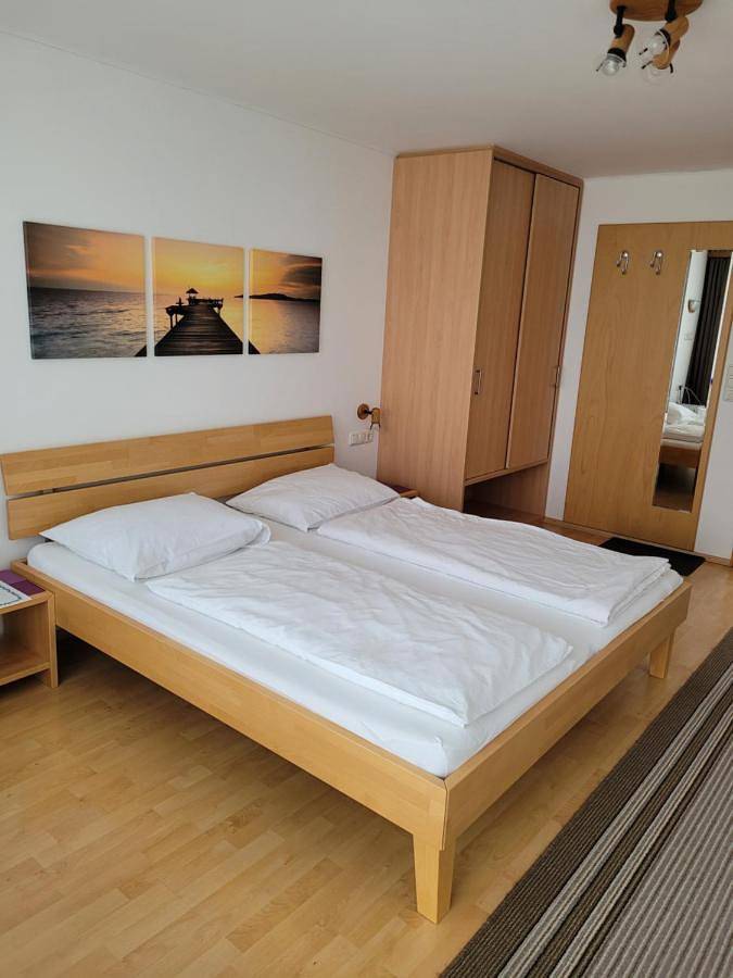Single Room with Bathroom in Hörbranz, Bodensee-Vorarlberg