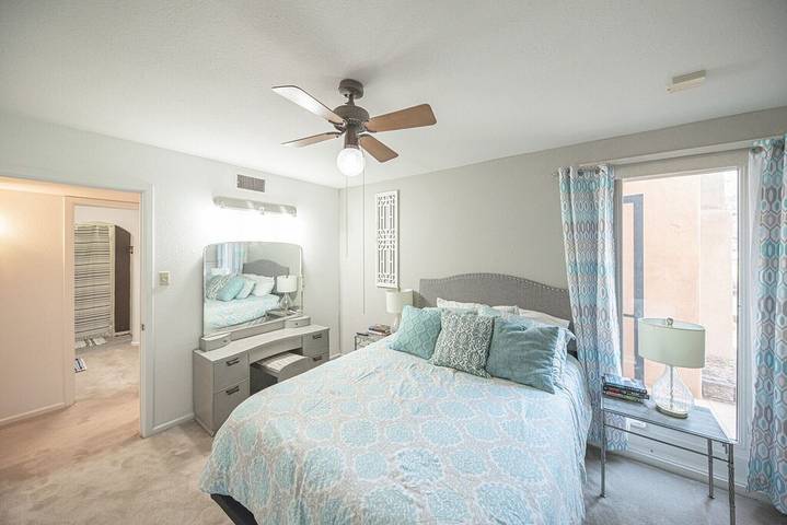 Vacation rental for 16 people, with pets in Midland