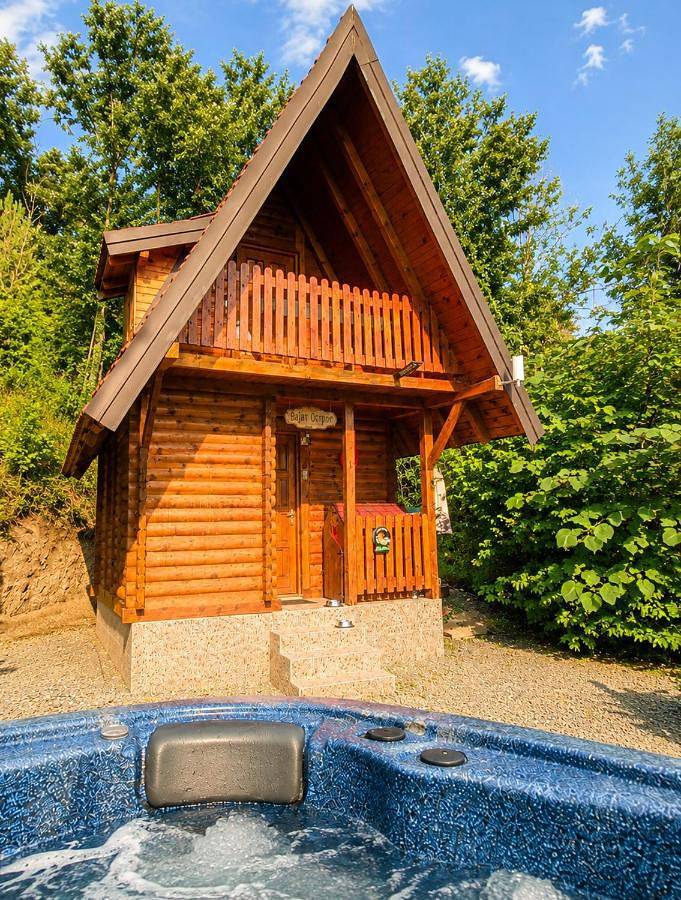 Location de vacances pour 5 personnes, avec vue et jardin, animaux acceptés à Kosjerić