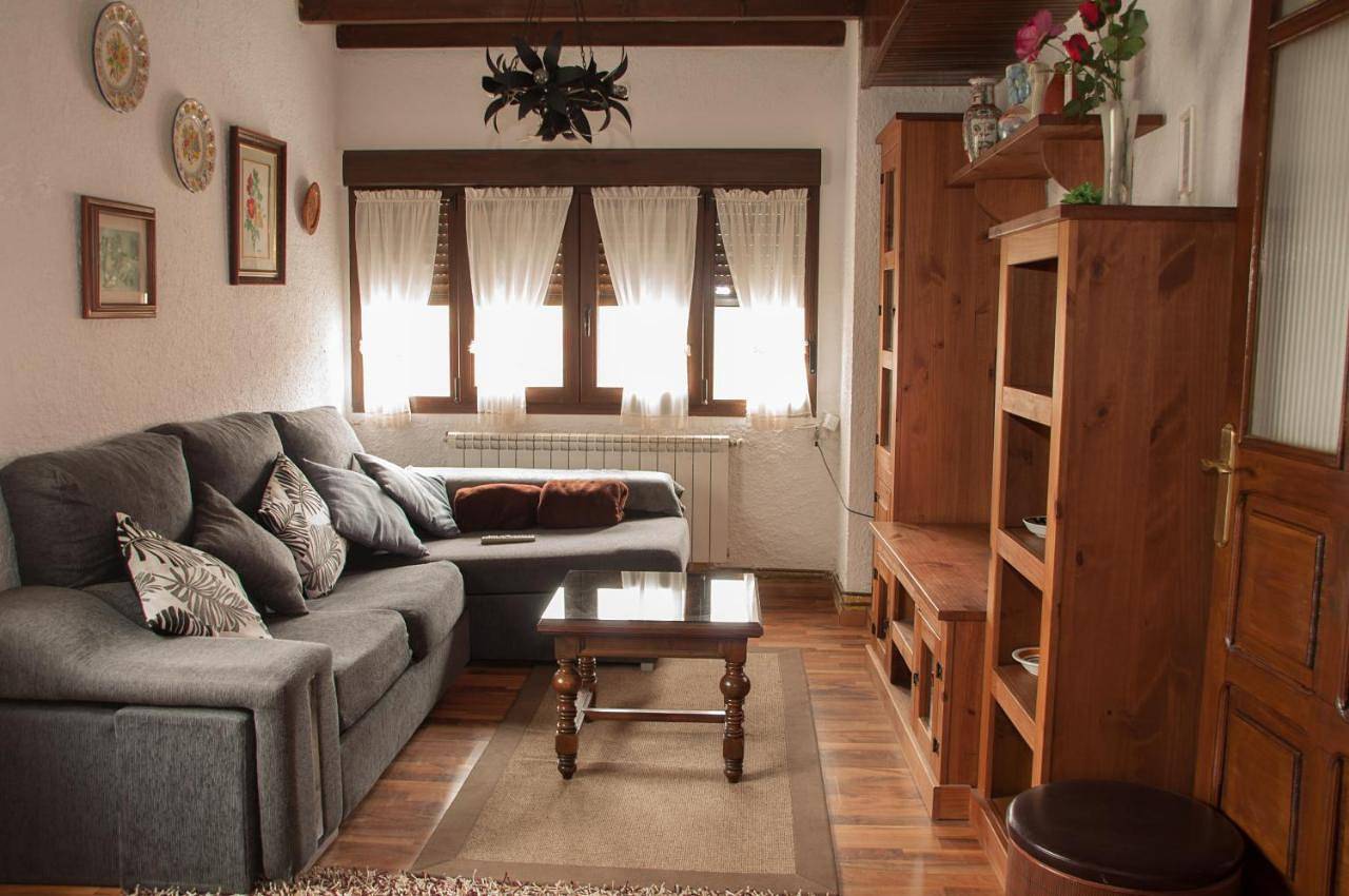 Four-Bedroom House in Miyares, Piloña