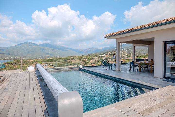 Gîte pour 12 personnes, avec piscine et vue, adapté aux familles à Propriano - 2