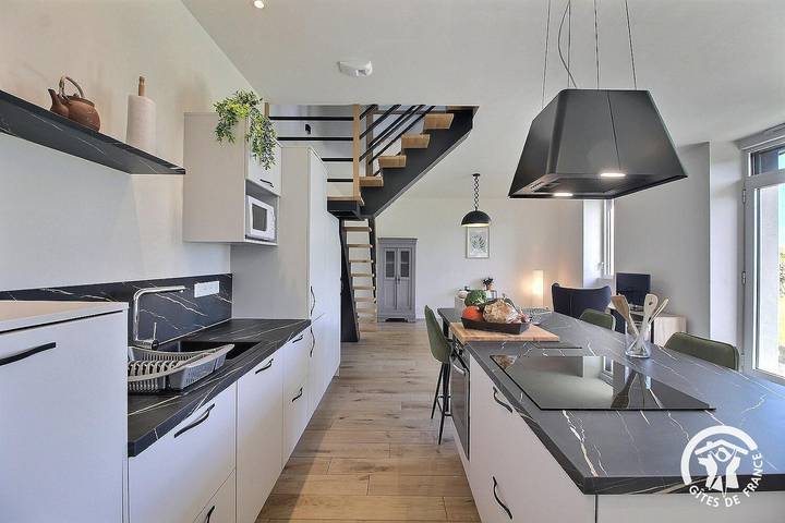 Gîte pour 4 personnes, avec terrasse et jardin à Trévou-Tréguignec - 4