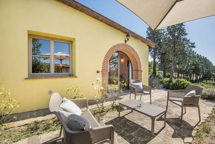 Casa vacanza per 3 persone, con giardino e vista lago nonché piscina in Siena e dintorni