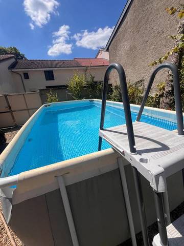 Maison de vacances pour 4 personnes, avec piscine ainsi que jardin et jacuzzi dans la Meuse