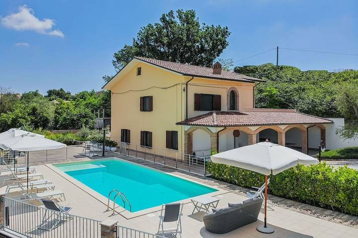 Ferienhaus für 10 Personen, mit Garten, mit Haustier