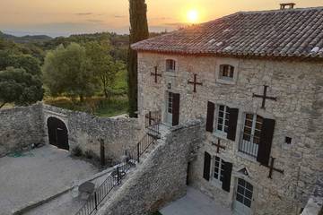 Agriturismo pour 13 personnes, avec jardin à Clansayes