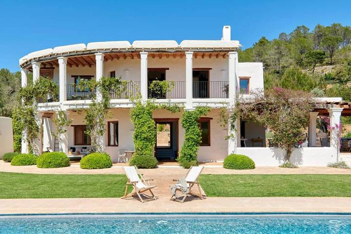Ferienhaus für 11 Personen, mit Balkon und Terrasse sowie Garten und Pool in St Llorenc de Balafia