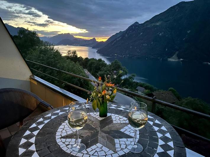 Ferienwohnung für 4 Personen, mit Balkon und Terrasse sowie Garten und Seeblick