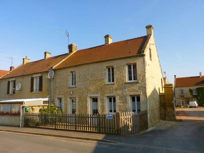 Gîte pour 5 personnes, avec terrasse, animaux acceptés à Bény-sur-Mer